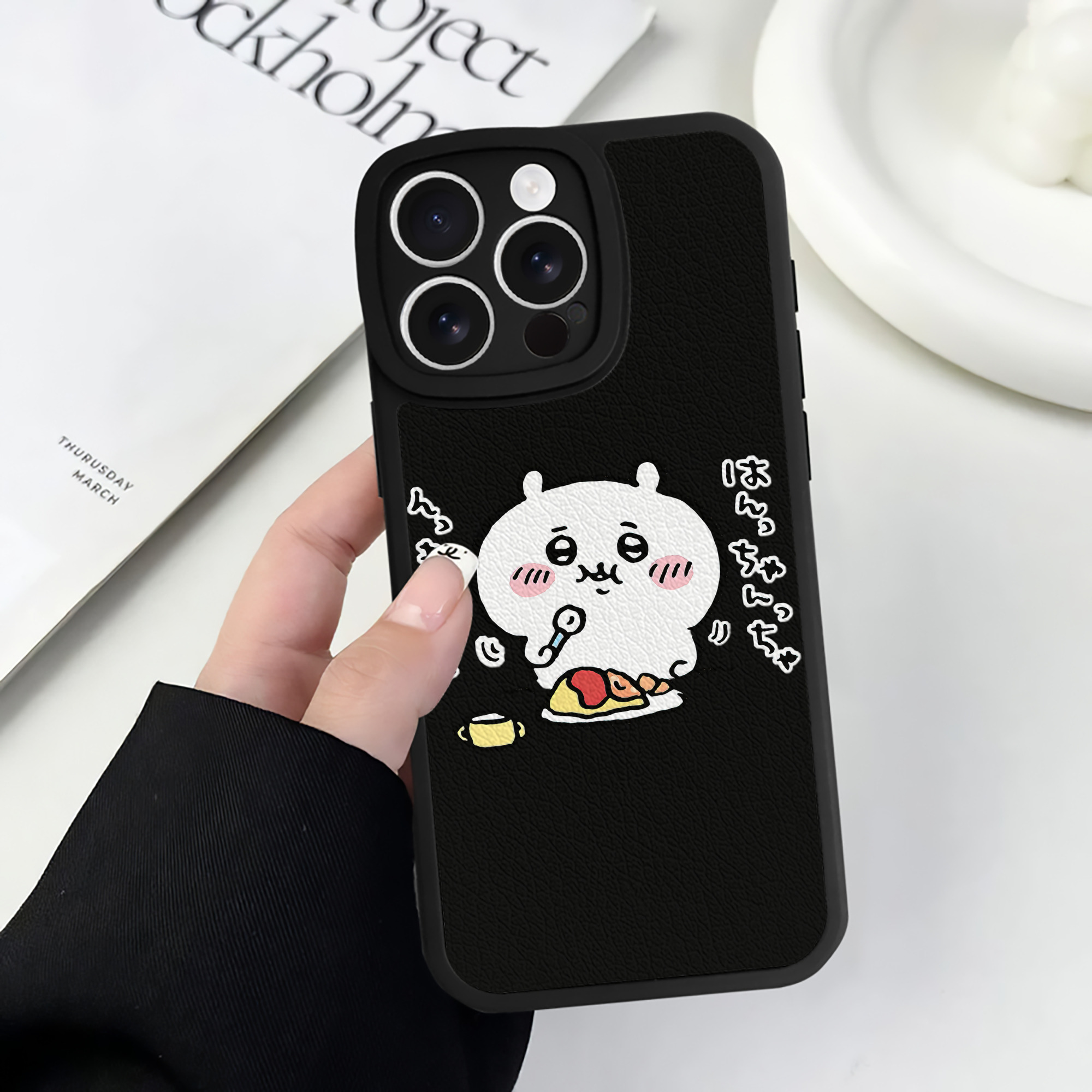 （画像用） ちいかわ ちいかわ Chii-kawa chiikawa 【iPhone 16シリーズ対応】シリコンスマホケース（レザー調） 材質：シリコン